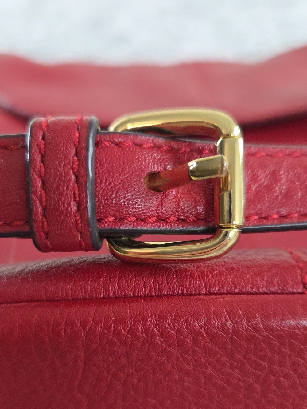 Vera Bradley Alexa Red Pebbled Leather Crossbody Shoulder Bag Adjustable Strap